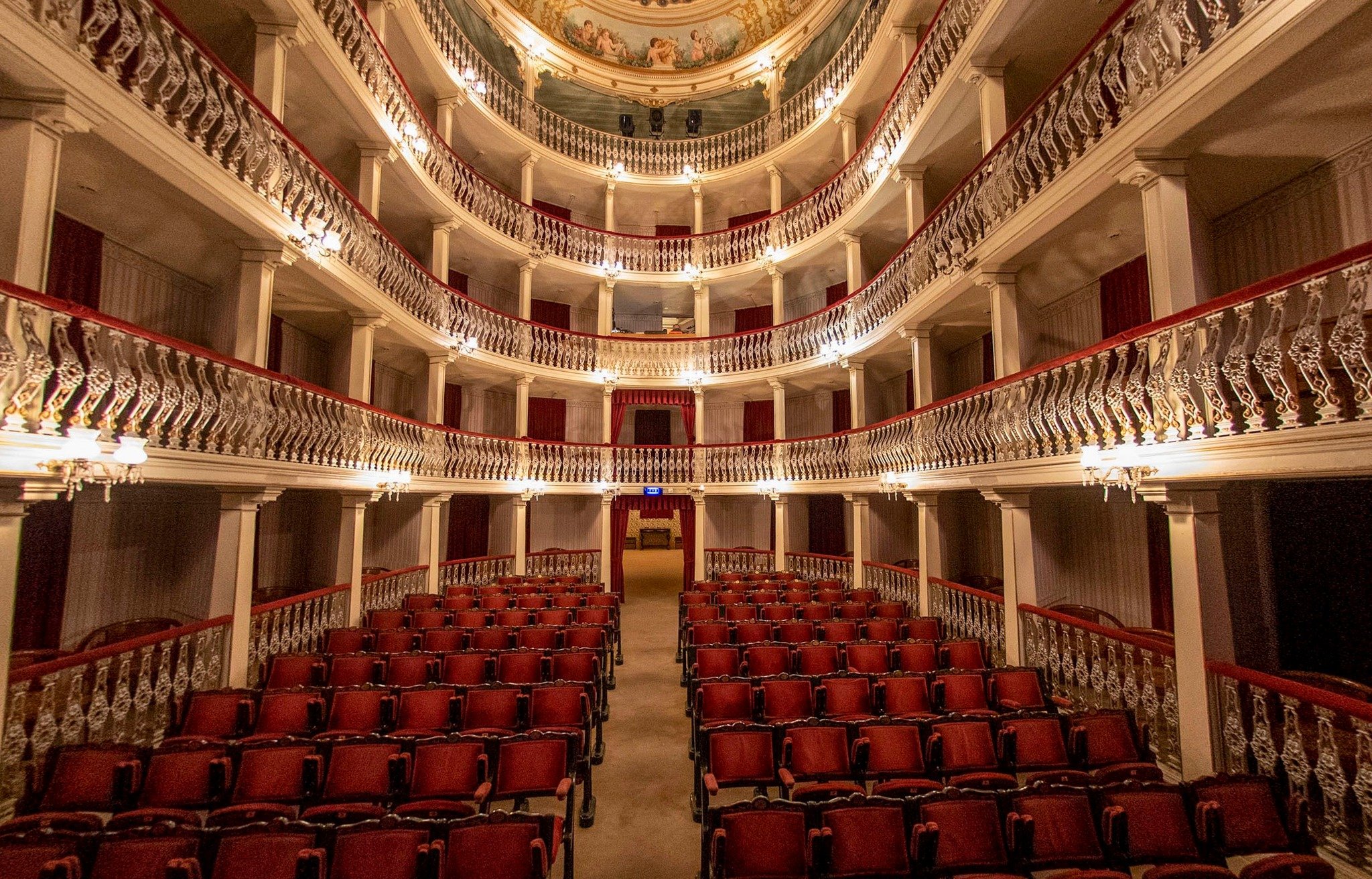 🎭 레테스 극장(테아트로 레테스)